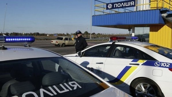 Чем «отличились» полицейские Украины: взятки, грабежи, угоны, ДТП