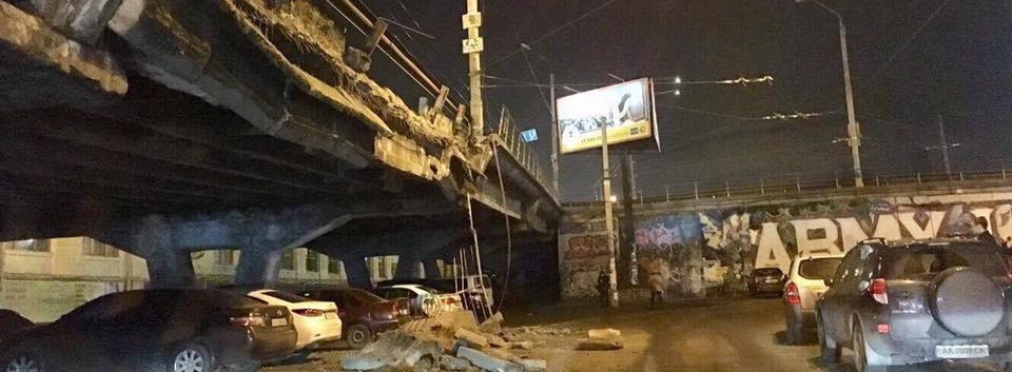 В Украине рухнул один из крупнейших автомобильных мостов