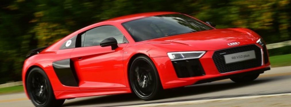 Водитель Audi R8 отправил Nissan «в полет»