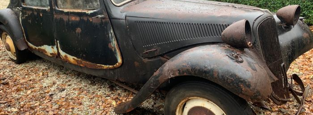 Машину оставили на несколько десятилетий: что стало с авто (фото)