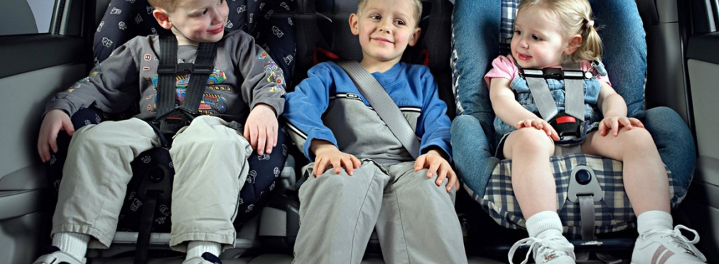 Штраф за перевозку детей в автомобиле без автокресла: детали
