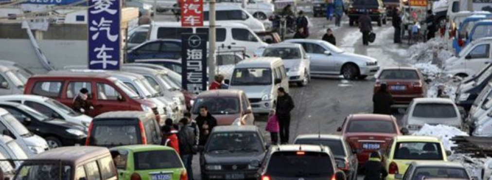 В Китае обвалились цены на новые автомобили