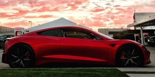 Tesla Roadster нового поколения вновь «засветился» на живых снимках