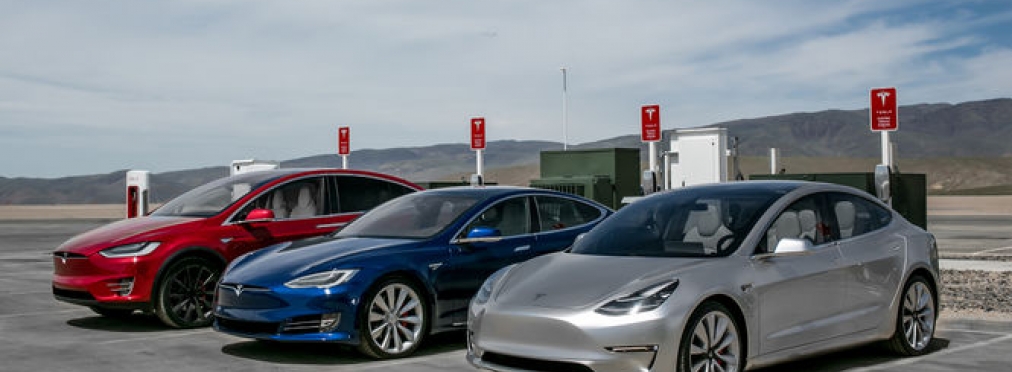 Марка Tesla отзывает десятки тысяч машин из-за технических неполадок