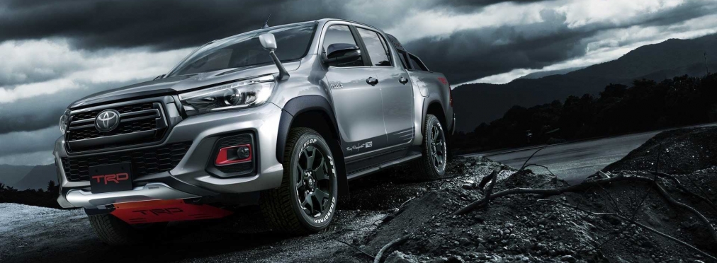 Toyota построила Hilux Black Rally Edition