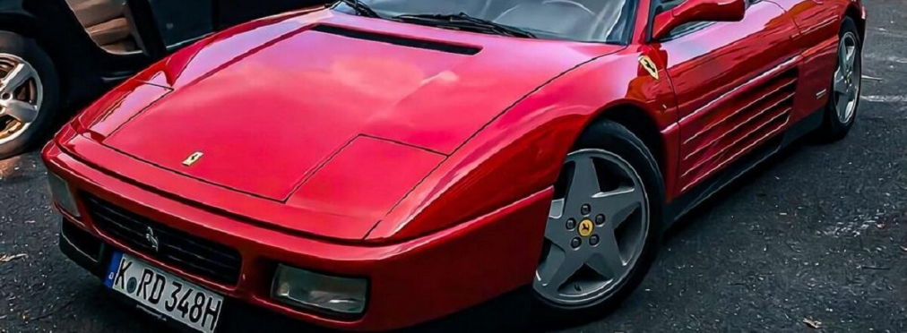 В Украине заметили редкий суперкар Ferrari 90-х