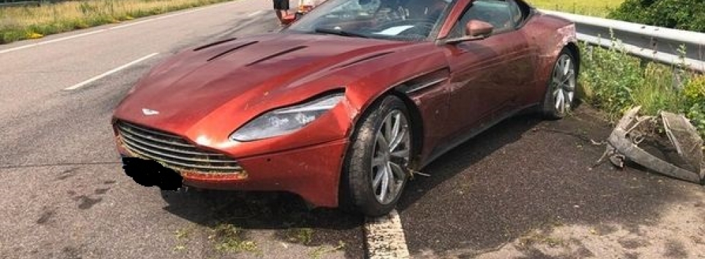 На трассе «Харьков — Днепр» нашли брошенный Aston Martin