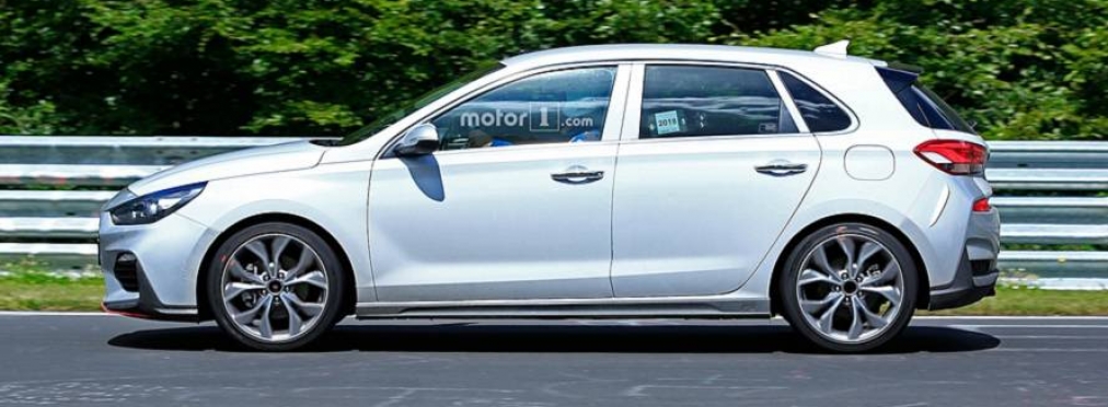 Новый Hyundai i30 N-Line проходит тест на трассе Нюрбургринга