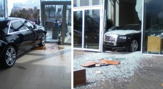 Пьяный клиент разбил Rolls-Royce прямо в автосалоне