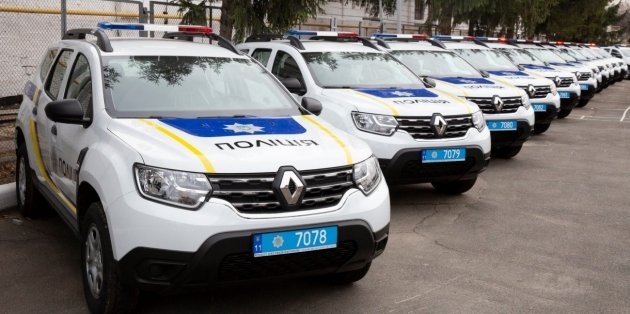 Полиция Украины получила от США 88 новых автомобилей Renault Duster