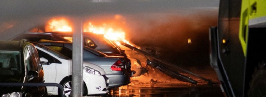 В подземном паркинге в Норвегии сгорели более трех сотен машин