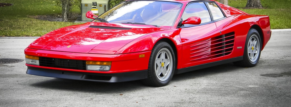 Легендарный 30-летний суперкар Ferrari почти без пробега продадут с аукциона