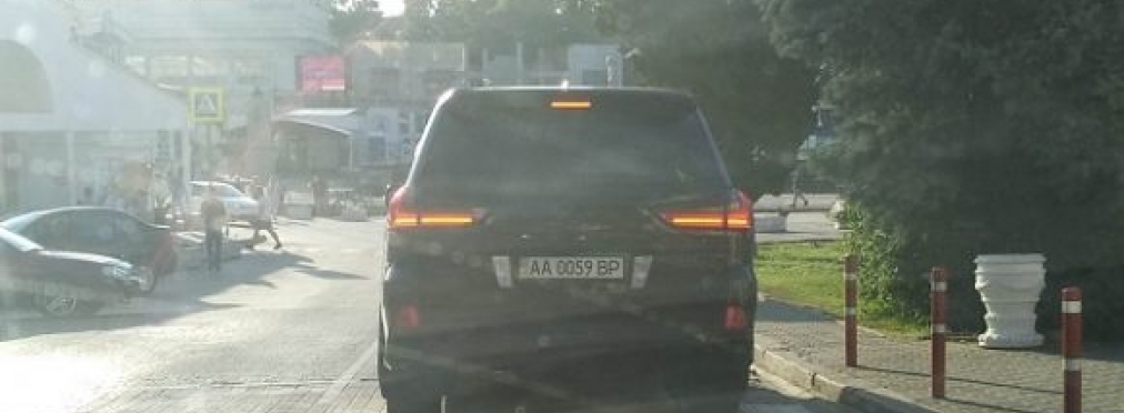 В Крыму заметили машину с номерами Верховной Рады