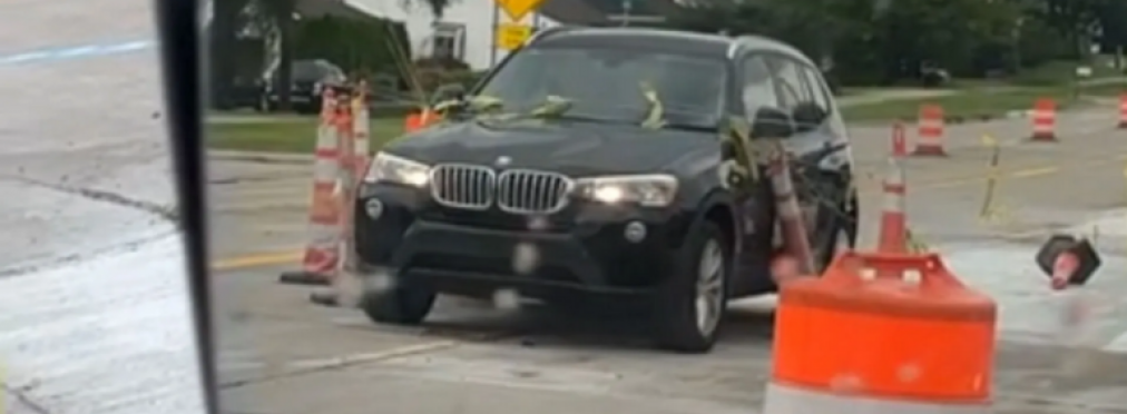 Водитель BMW «отличился» на дороге, проигнорировав ремонтные работы