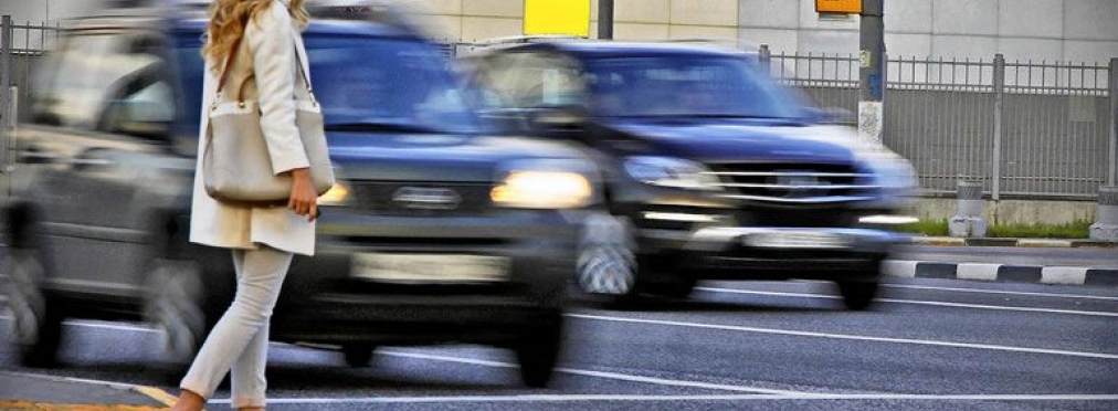 Исследование: водители бюджетных авто чаще пропускают пешеходов