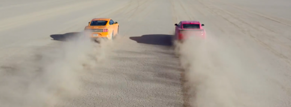 «Извечный спор»: Mustang и Camaro устроили гонку в пустыне