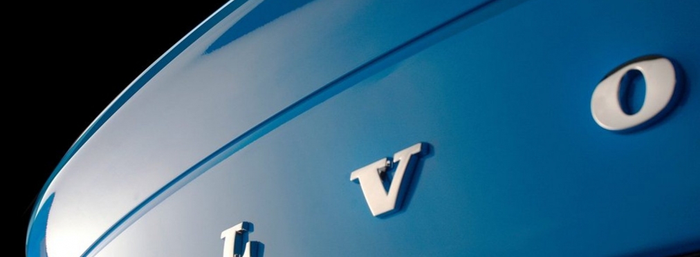 Компания Volvo выложила тизер нового седана S90