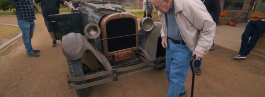 Видео дня: дедушка завел автомобиль впервые за 62 года
