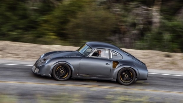 Старый спорткар Porsche превратили в безумный хот-род