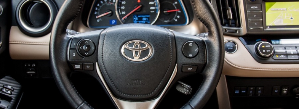 Toyota запретила Android в своих авто