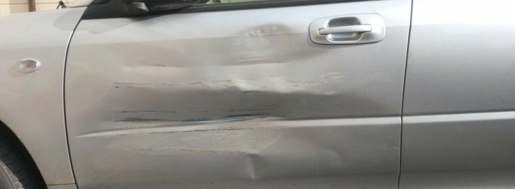 Самый «циничный» способ починить дверь автомобиля