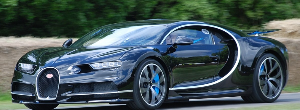 Разгон Bugatti Chiron до 325 километров в час показали на видео