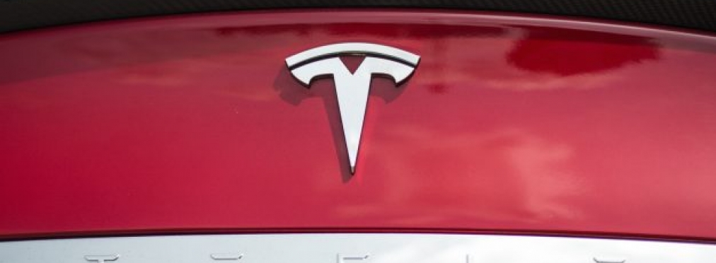 Появился тизер универсала Tesla Model S