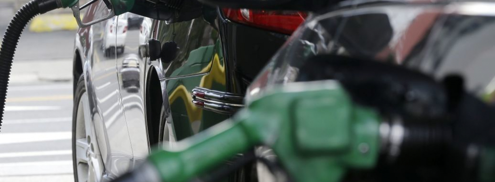 АЗС опять повысили цены на бензин и дизельное топливо