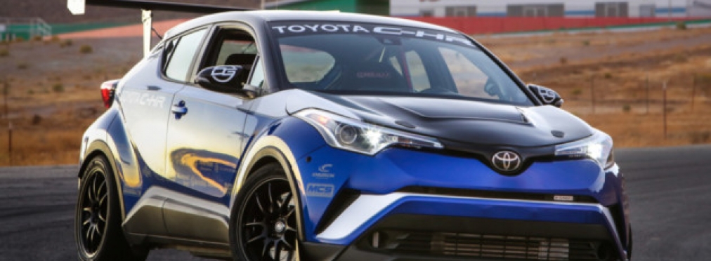 Toyota представила целый ряд тюнингованных седанов Camry