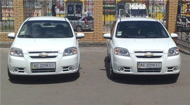 Машина клон. Машины двойники. Машины двойники с одинаковыми номерами. Клон машина. Автомобили Близнецы.