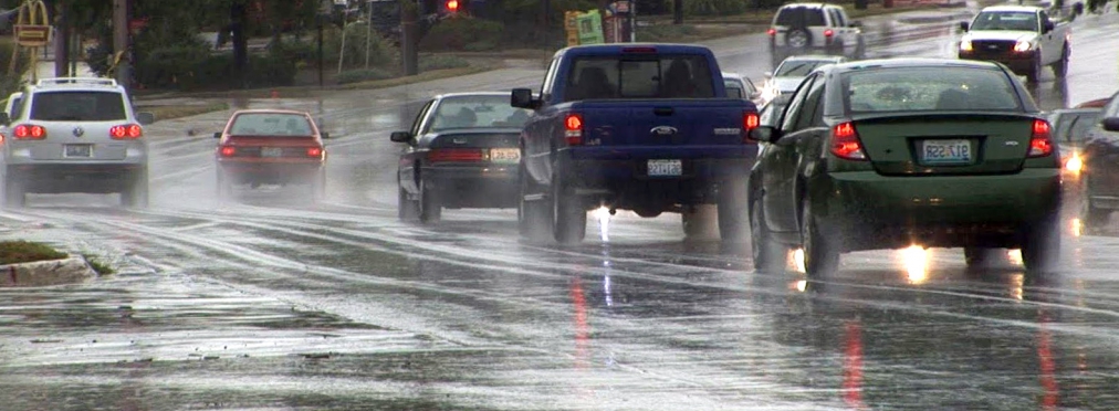 Советы по вождению вовремя дождя