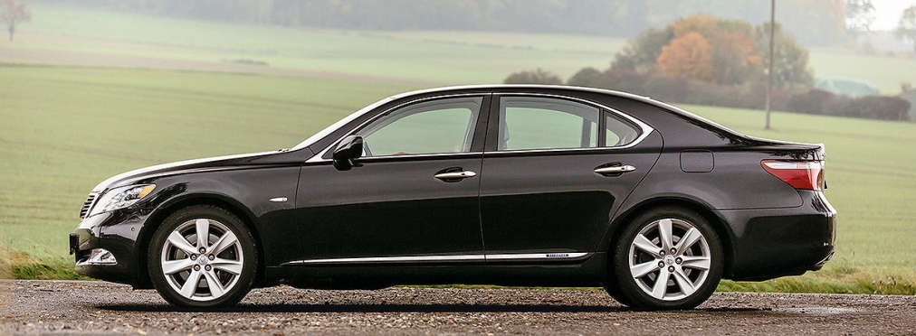 «Сплошная роскошь и никаких сожалений»: тест-драйв Lexus LS 600h