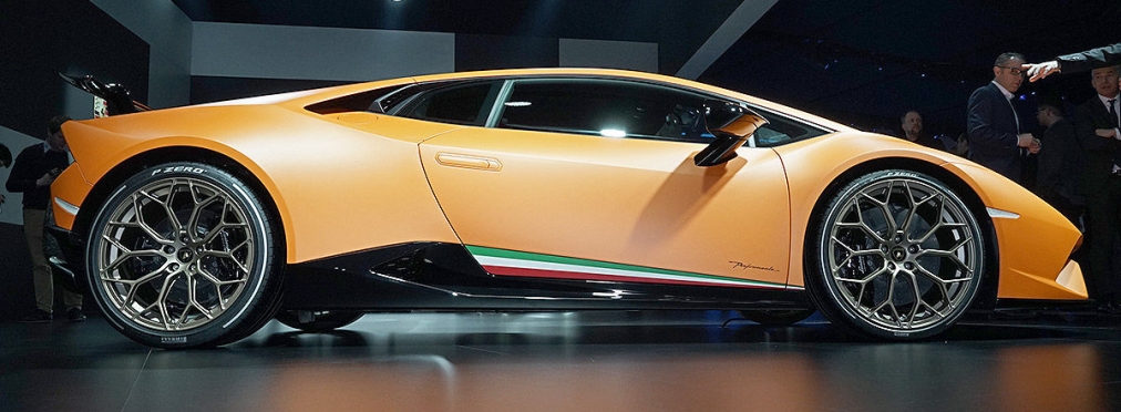 «Неистовая мощность»: тест-драйв Lamborghini Huracan