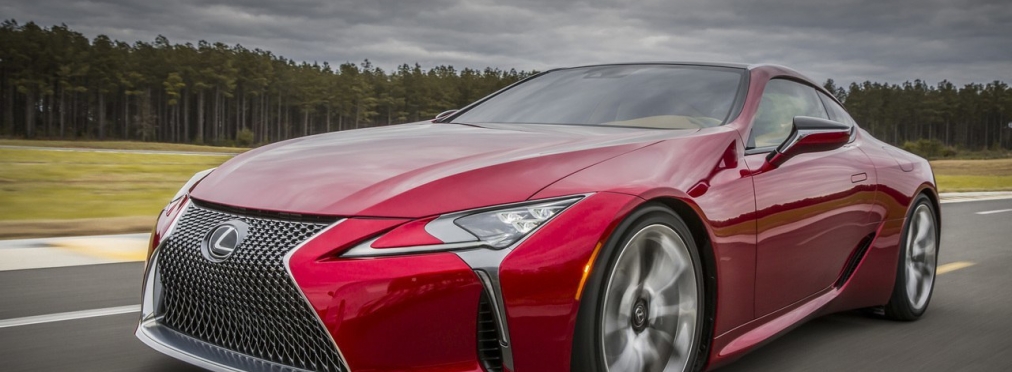 Новый Lexus LC 500 «покоряет роскошным видом»