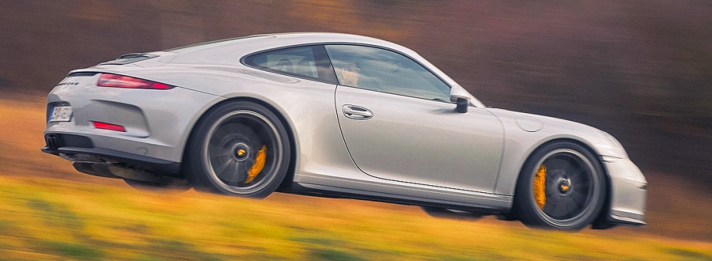 «Автомобиль-невидимка»: тест-драйв Porsche 911R