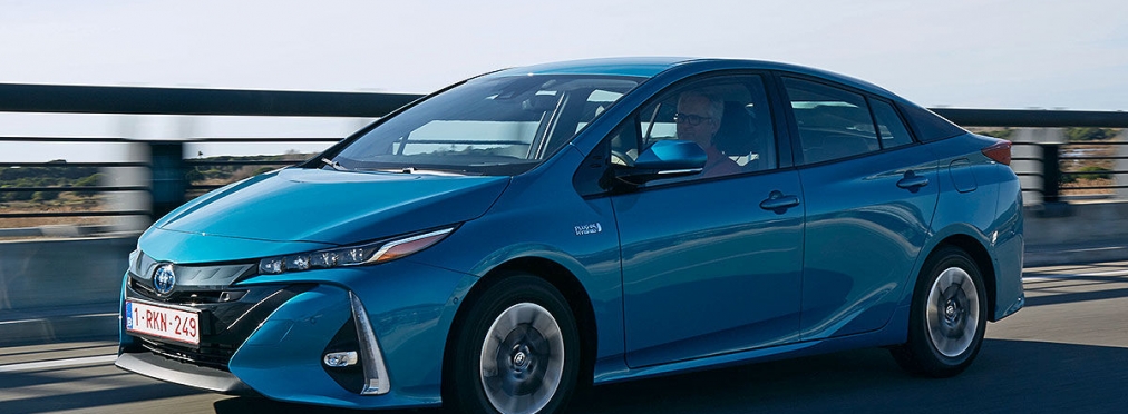 «На что способна электрика»: тест-драйв Toyota Prius Plug-in
